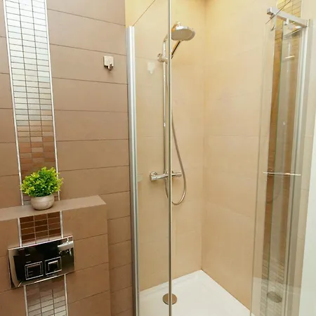 Marina Dla 6 Osób - Bezpłatny Parking - Dwie łazienki - Duży Taras - Ekspres - Better Apartamento Varsóvia