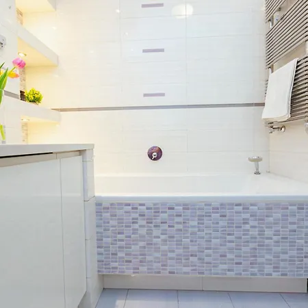 Marina Dla 6 Osob - Bezplatny Parking - Dwie Lazienki - Duzy Taras - Ekspres - Better * وارسو