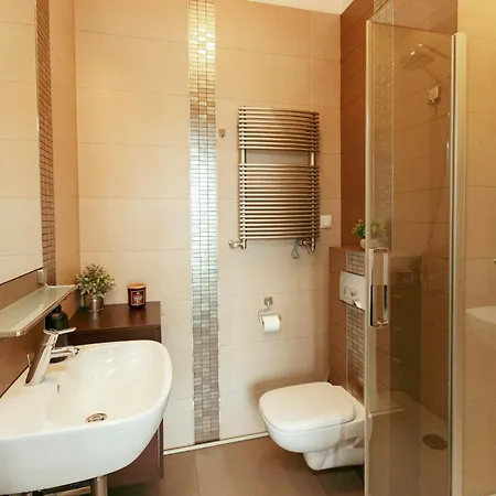 Marina Dla 6 Osób - Bezpłatny Parking - Dwie łazienki - Duży Taras - Ekspres - Better Varsóvia