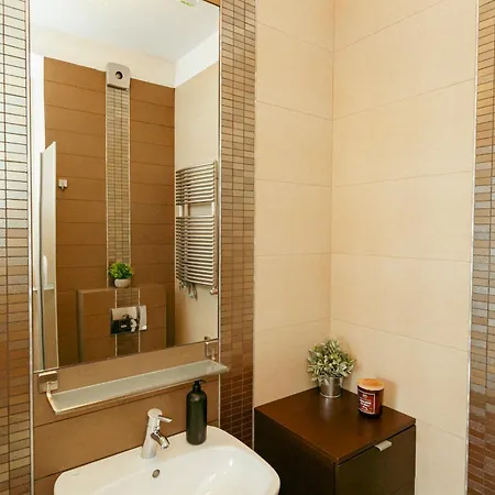 Marina Dla 6 Osob - Bezplatny Parking - Dwie Lazienki - Duzy Taras - Ekspres - Better شقة وارسو