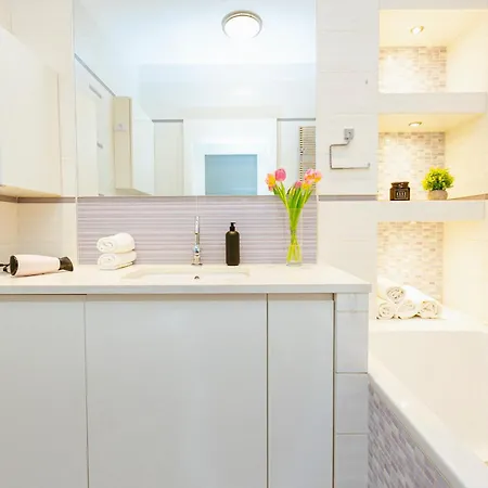 Marina Dla 6 Osob - Bezplatny Parking - Dwie Lazienki - Duzy Taras - Ekspres - Better * وارسو